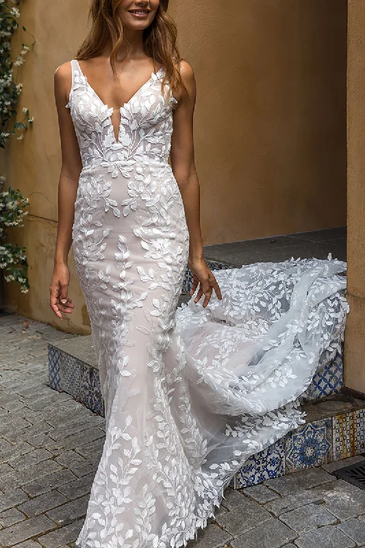 Friends and Family Sale luxury dressSexy V-Neck Allover Romantic Lace Mermaid Wedding Dress Bridal Gown QW2593 Friends and Family Sale luxury dressSexy V-Neck Allover Romantic Lace Mermaid Wedding Dress Bridal Gown QW2593