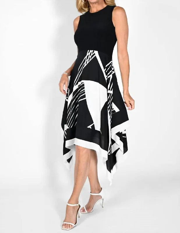 Mega Sale flowy maxi dressWoven Dress In Black/off White