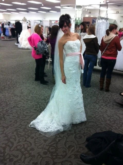 Amazing Deals Oleg Cassini Oleg Cassini Fitted Trumpet Gown Size 0
