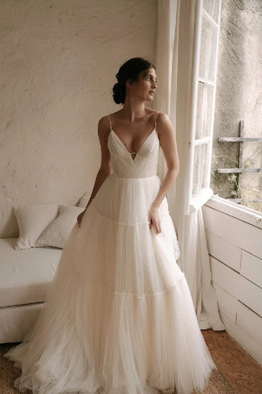 Closeout Sale wool dressA Line Deep V Neck Tulle Boho Wedding Dress Beach Bridal Gown QW2364