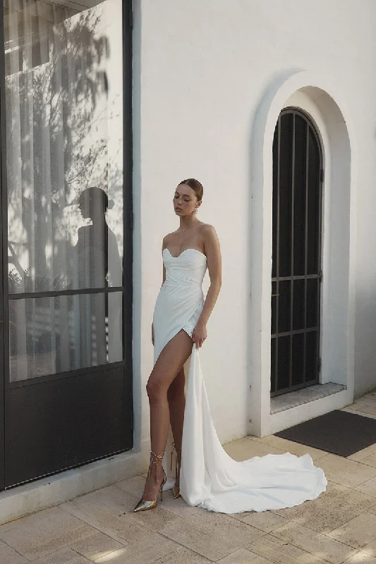 Early Access cocktail party dressSheath/Column Sweetheart Pleats Boho Wedding Dress with Slit Ivory Bridal Gown QW2373