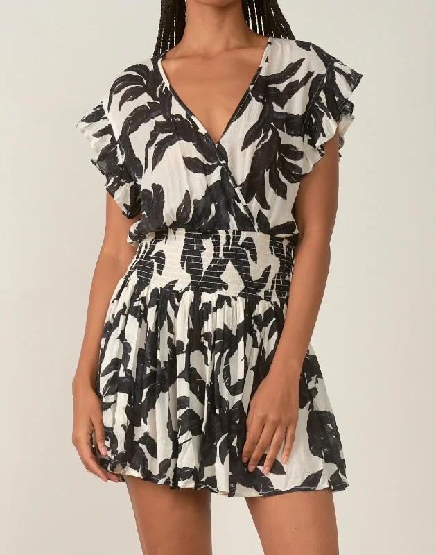 Act Now casual midi dressLeaf Print Dress In Black/White