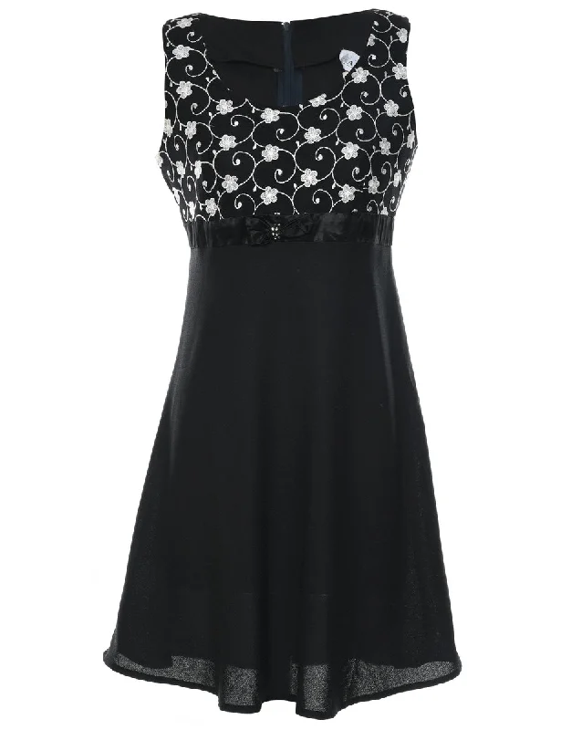 Big Discounts oversized trench coatBlack & Silver Embellished Evening Dress - L