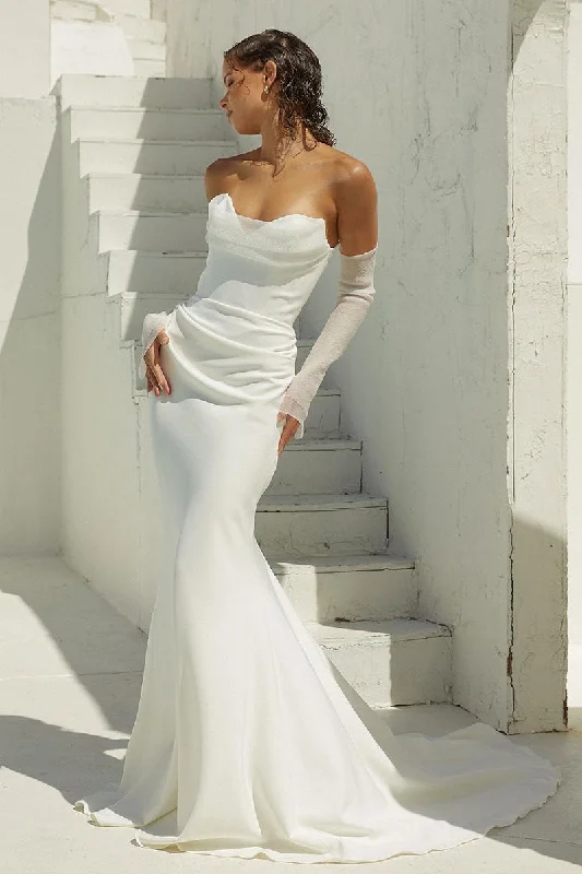 Clearance Sale ruched dressSexy V neck Long Sleeves Elegant Wedding Dress with Court Train QW2172